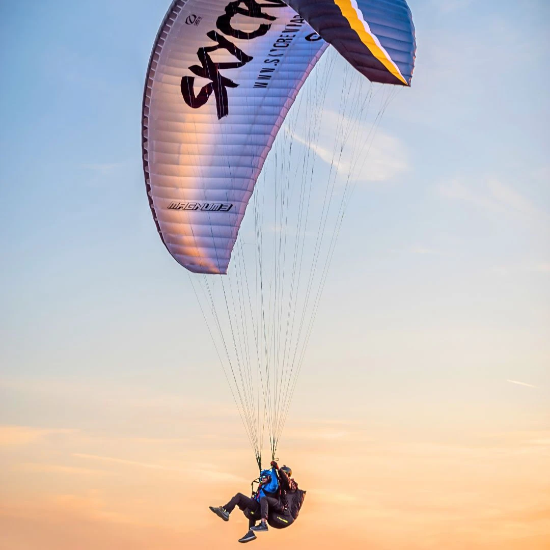 Reserva la teva experiència de vol premium en parapent a Catalunya