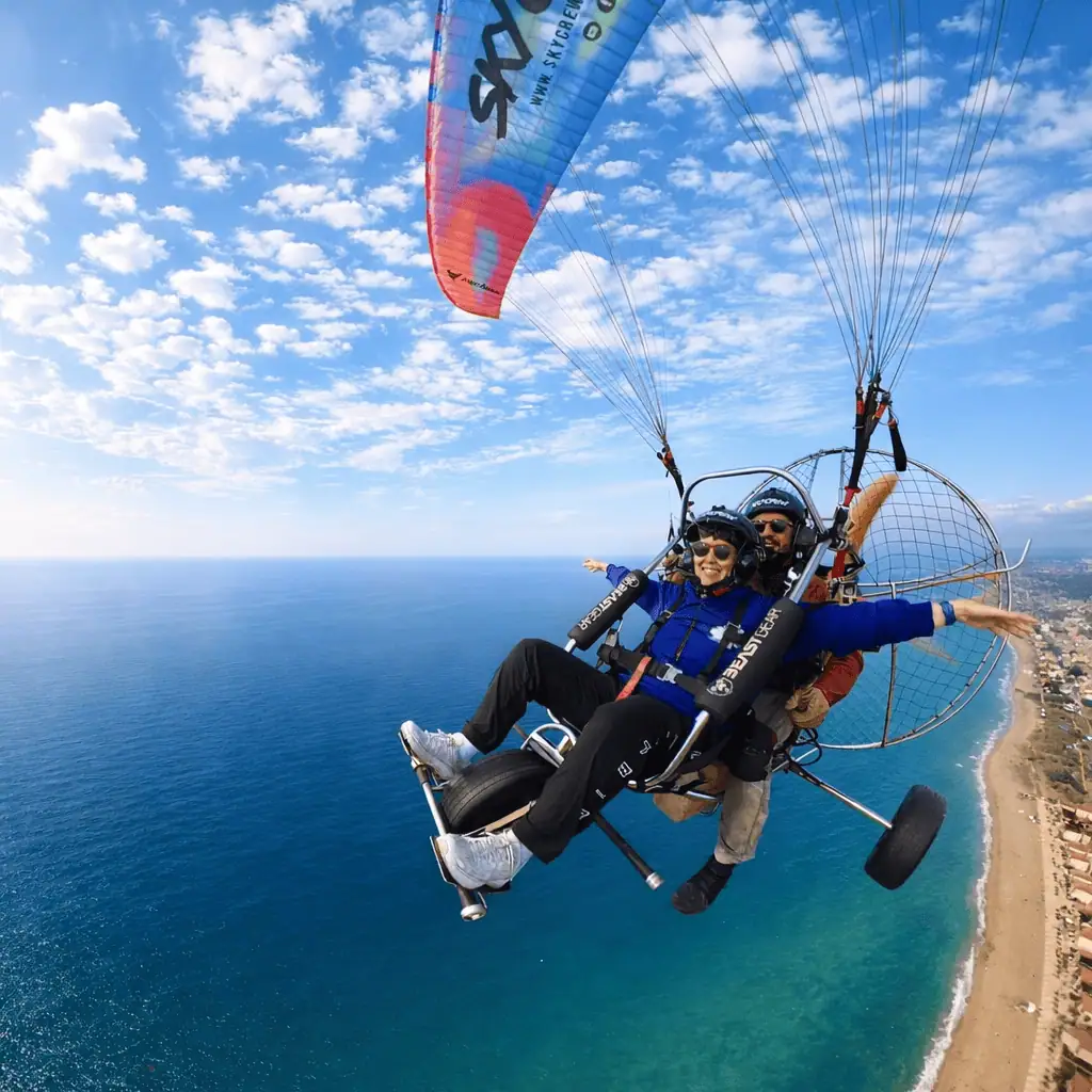 Descobreix què fer al Vendrell després de volar en paramotor amb SkyCrew
